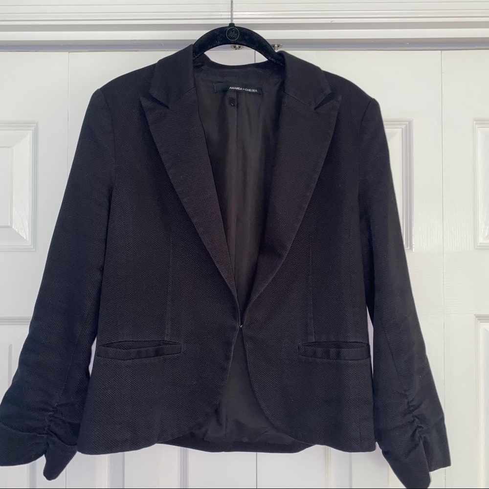 Amanda and Chelsea women’s blazer in black size 14